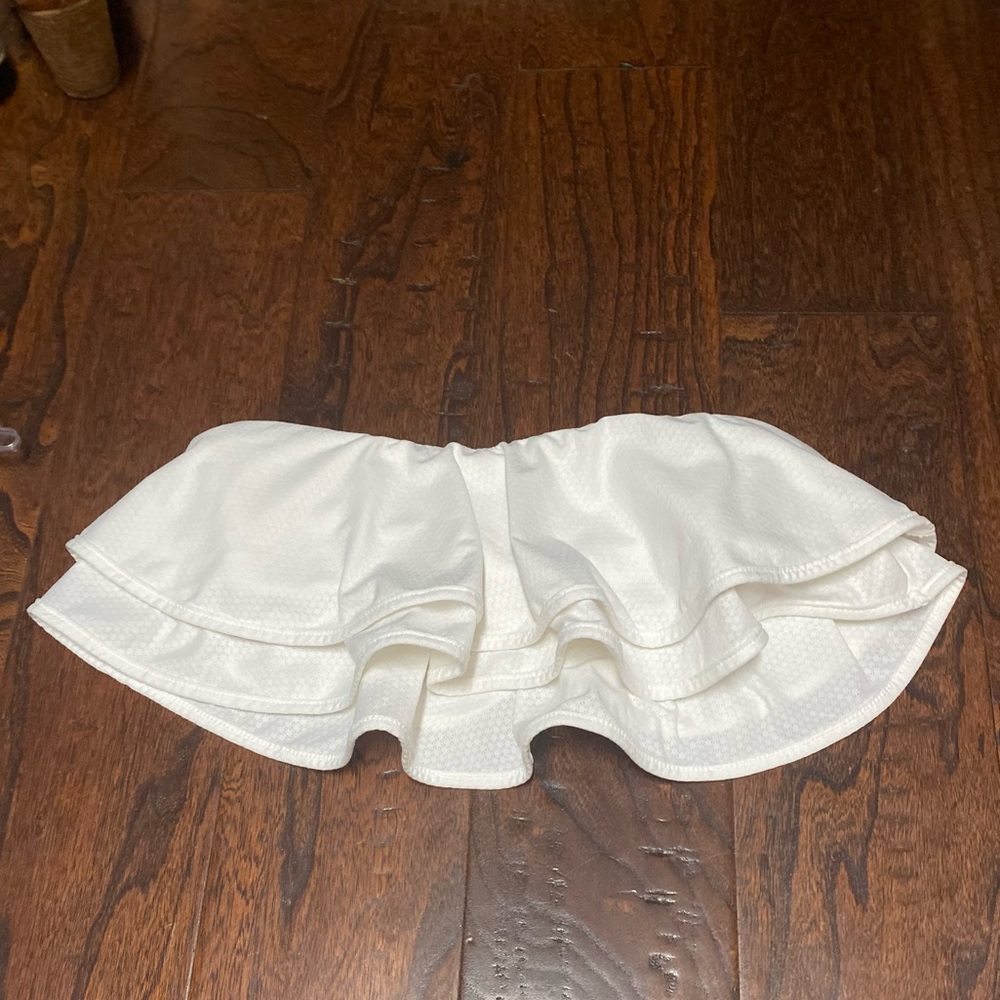 Ruffle strapless bikini top